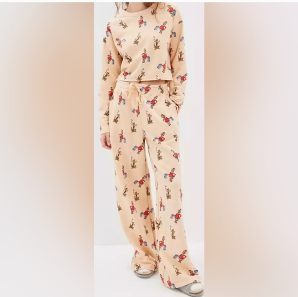 AMERICAN EAGLE Lounge Set Fleece Cropped Sweatshirt + Pants Grinch Print PJ XS - Picture 2 of 9